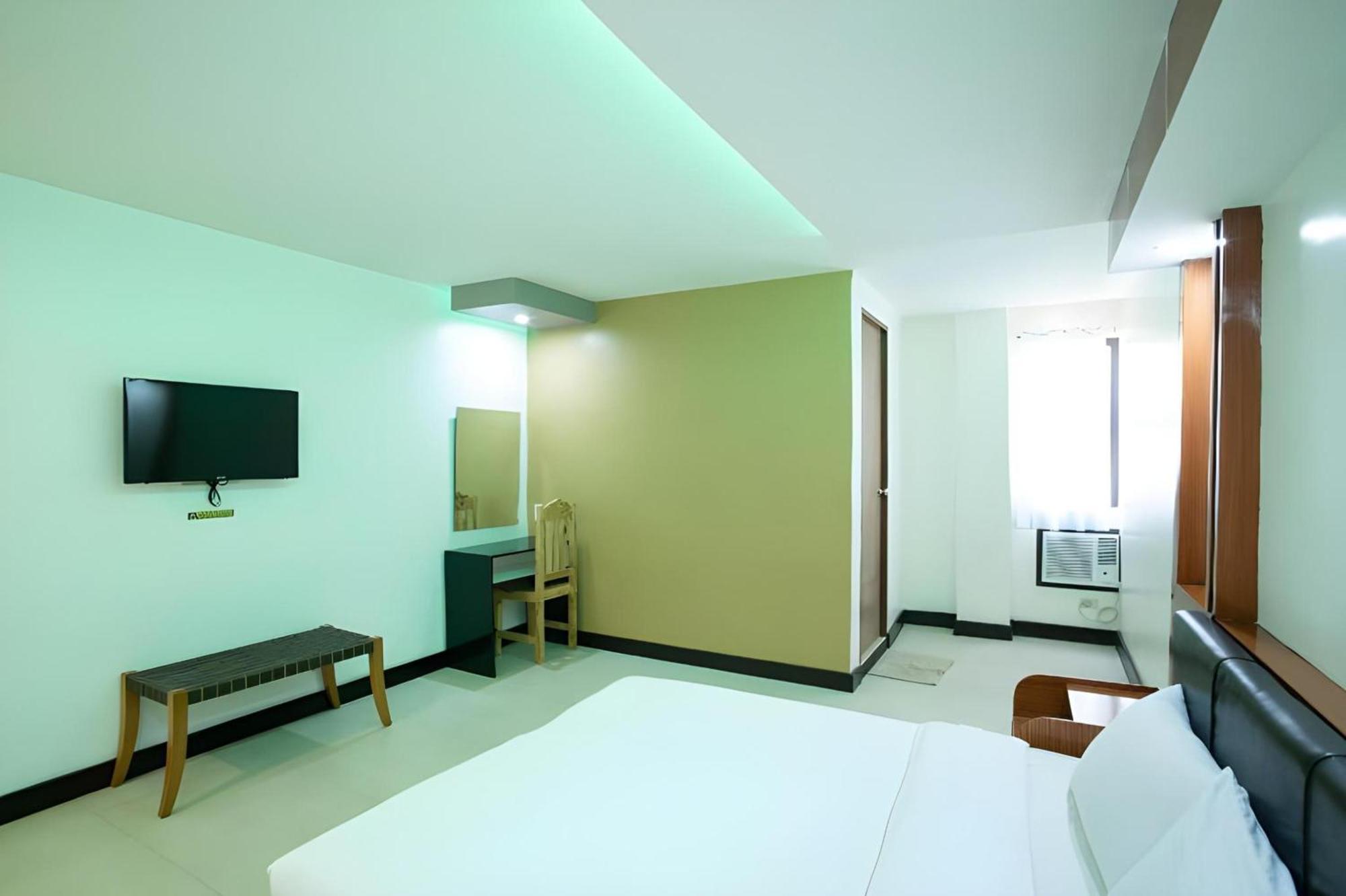 Oyo 195 Ranchotel - Binan Exterior foto