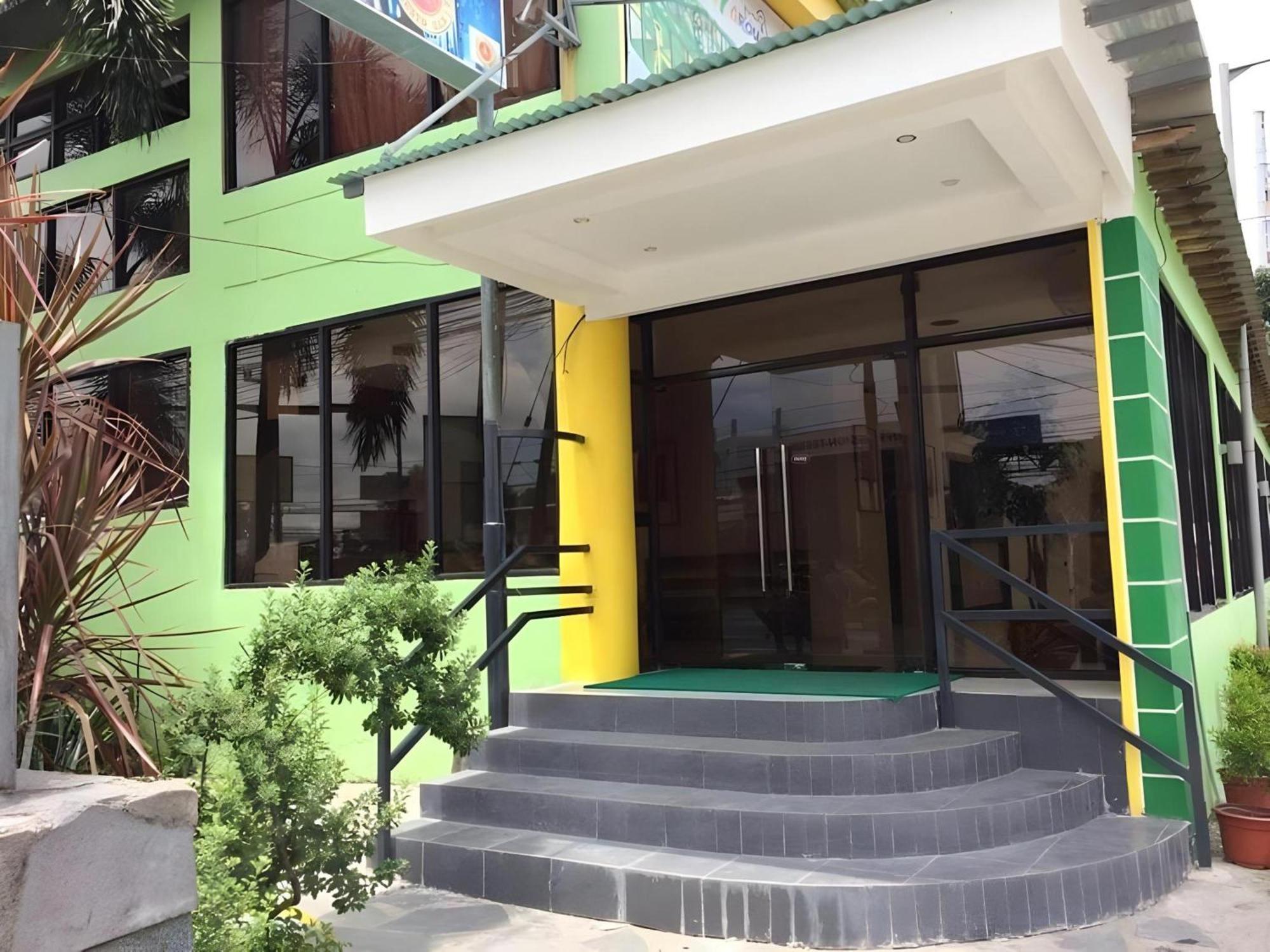 Oyo 195 Ranchotel - Binan Exterior foto